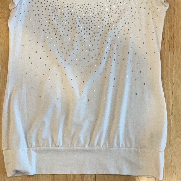White shirt with silver sparkles, faux fur, womens size small - Picture 3 of 11